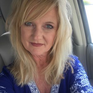 Meet your Posher, Leslie